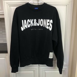 Jack & Jones men’s graphic sweatshirt